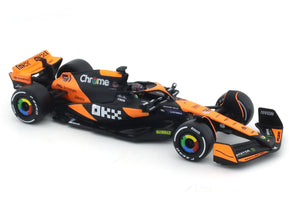 2024 McLaren MCL38 No. 81 Oscar Piastri 1:43 Bburago Formula 1 diecast scale model car