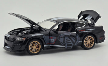 Ford Mustang Shelby GT500 1:24 diecast scale model car