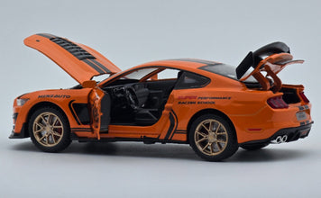 Ford Mustang Shelby GT500 1:24 diecast scale model car