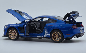 Ford Mustang Shelby GT500 1:24 diecast scale model car