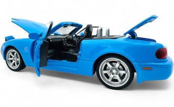 Mazda MX-5 Miata 1990 Convertible diecast scale model car collectible