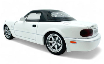 Mazda MX-5 Miata 1990 Convertible diecast scale model car collectible